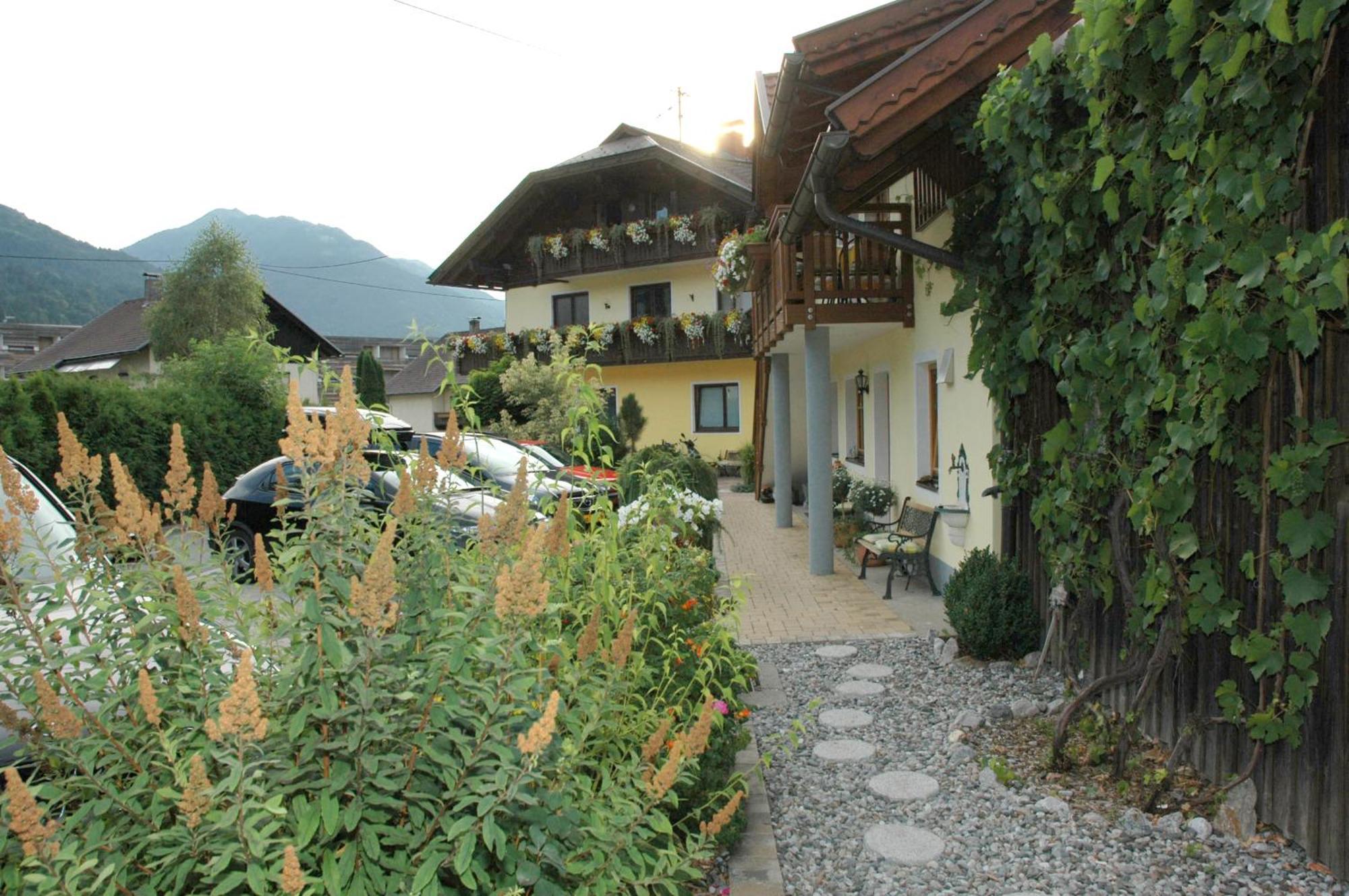 Gaestehaus Berger เทรอโพลาค ภายนอก รูปภาพ