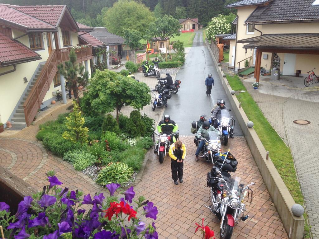 Gaestehaus Berger เทรอโพลาค ภายนอก รูปภาพ